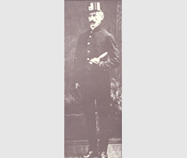 1885 : constable moustachu armé de son bâton.