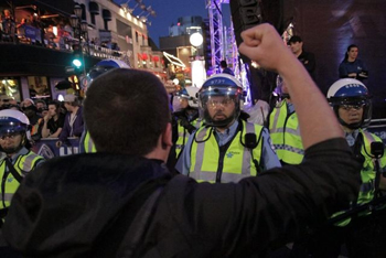 Policiers du PDQ 8 lors de la manifestation